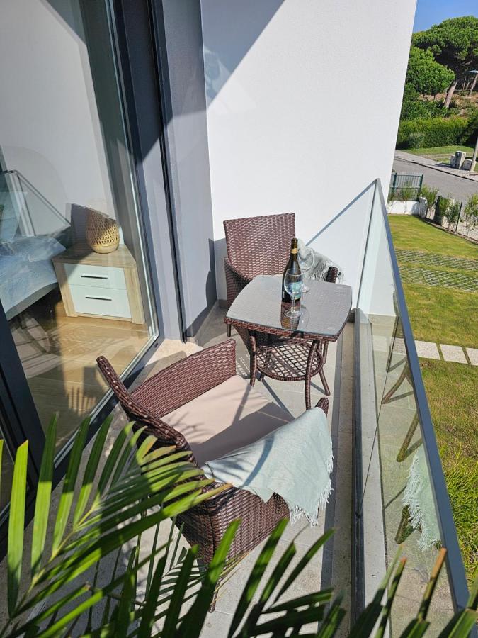 House By The Lagoon - Piscina Privada * Casal do Narcizo