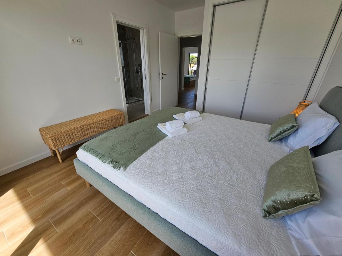 House By The Lagoon - Piscina Privada Villa *